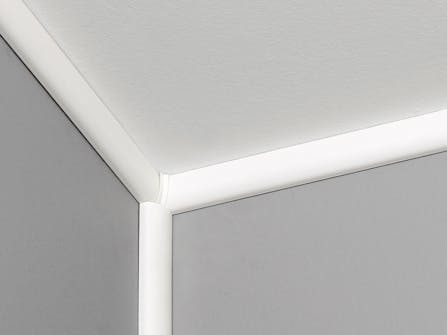 Kabelskjuler på væg Kabelskjuler hvid plast på væg